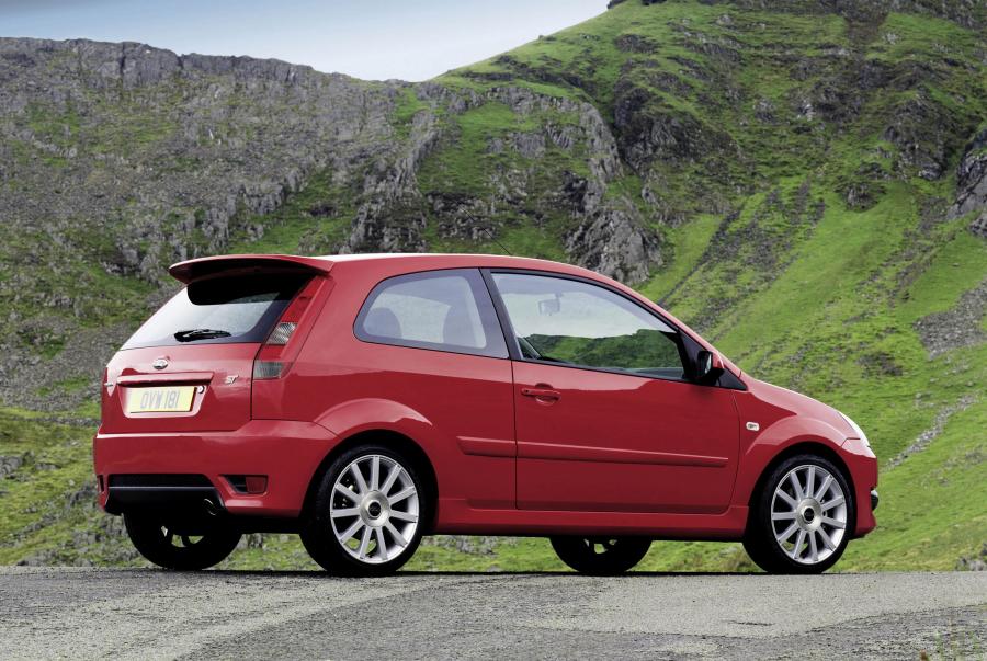  Ford Fiesta ST 2005 года  (фото 30 из 57)